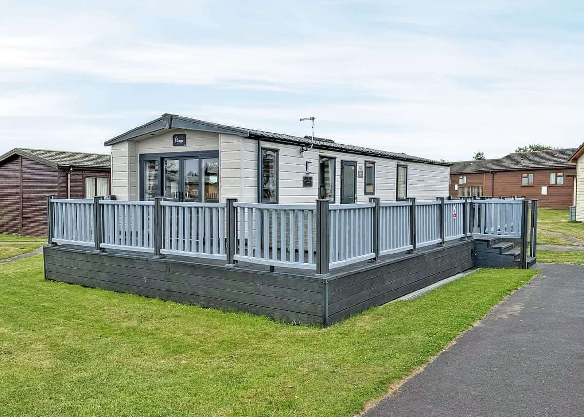 Amaryllis holiday home for sale (Plot 38) at Atlantic Bays Holiday Park, St Merryn, Padstow — photo 1 of 19