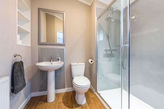 Omar Westfield lodge bathroom